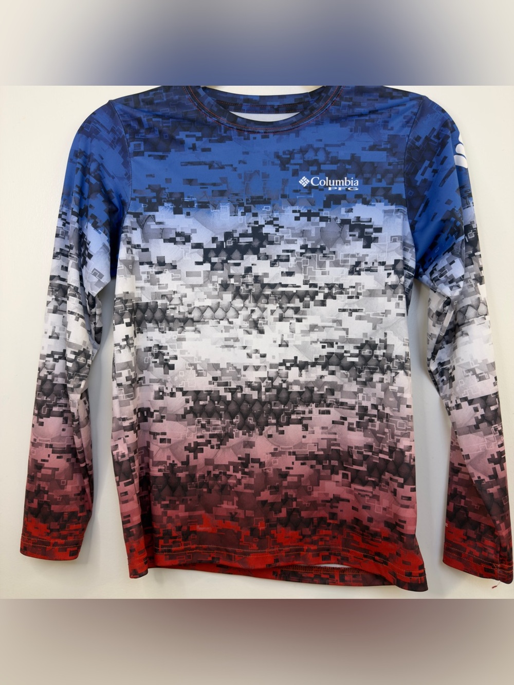 Columbia Boys Long Sleeve Pixel Gradient Performance Shirt - Blue Size Medium